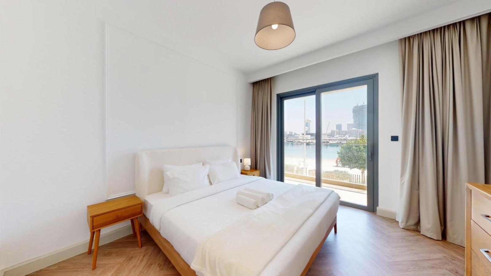 Apartment Marina Vista - Immaculate Three Bed With Sea Views *