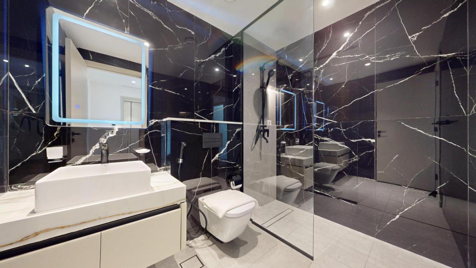 Apartment Marina Vista - Immaculate Three Bed With Sea Views *