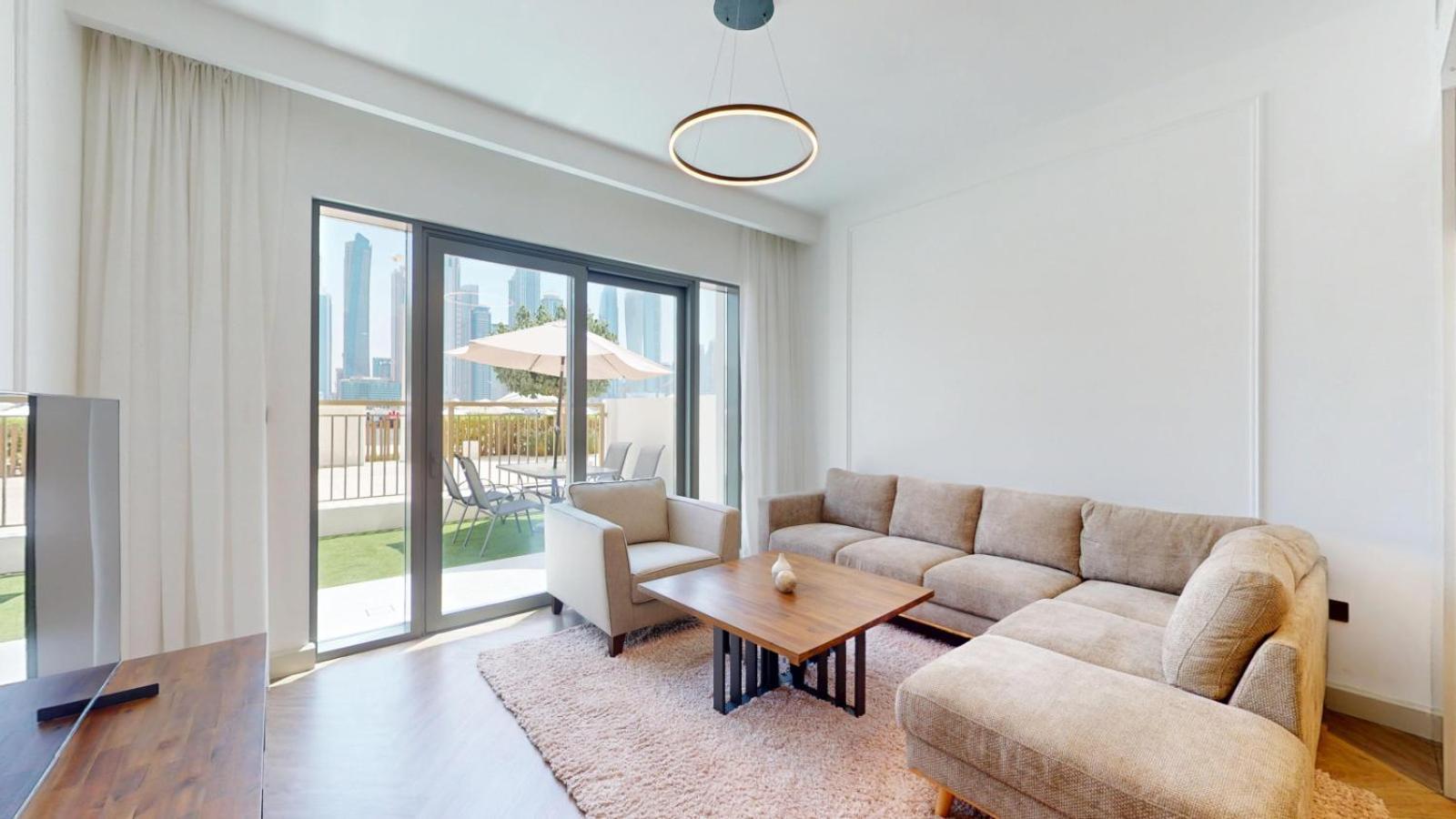 Marina Vista - Immaculate Three Bed With Sea Views *