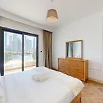 Marina Vista - Immaculate Three Bed With Sea Views