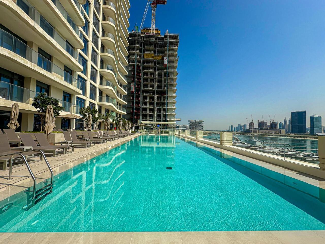 Marina Vista - Immaculate Three Bed With Sea Views Apartment